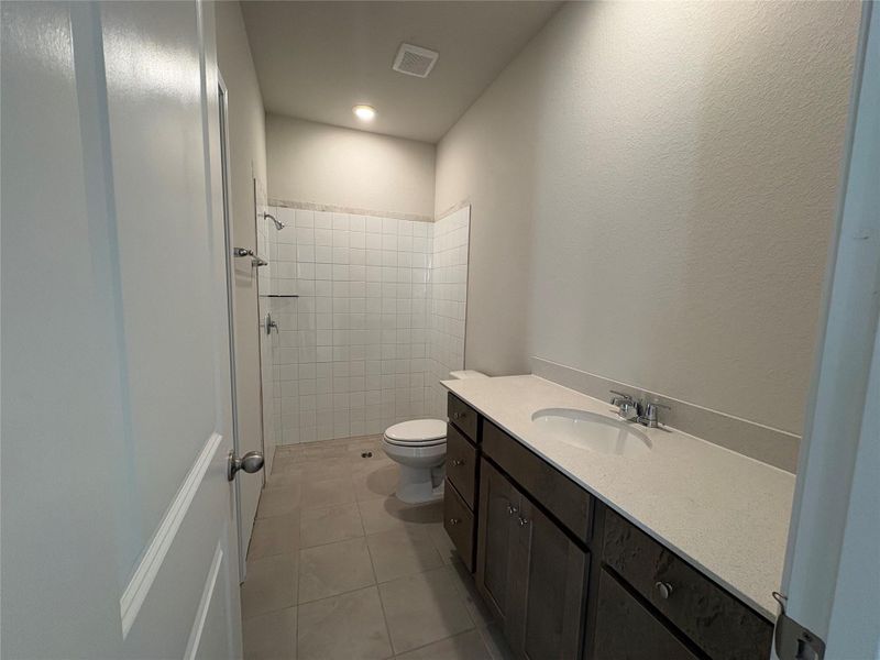 Furnished interior view inside a new home in La Cima, San Marcos (Image 8).