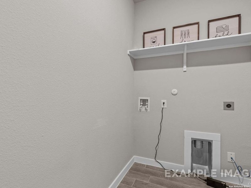 Spacious, unfurnished interior of a new home in Hannah Heights, Seguin (Image 19).