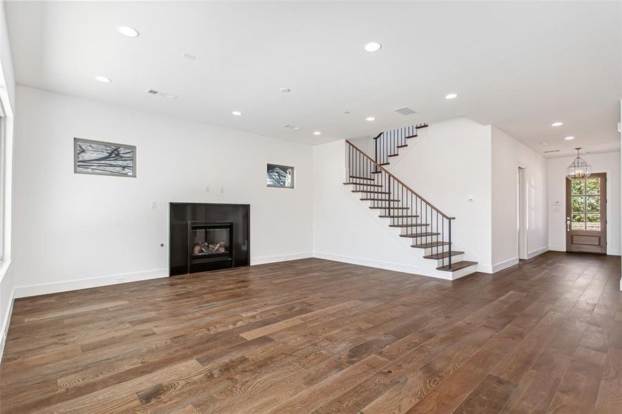 Spacious, unfurnished interior of a new home in , Dallas (Image 19).