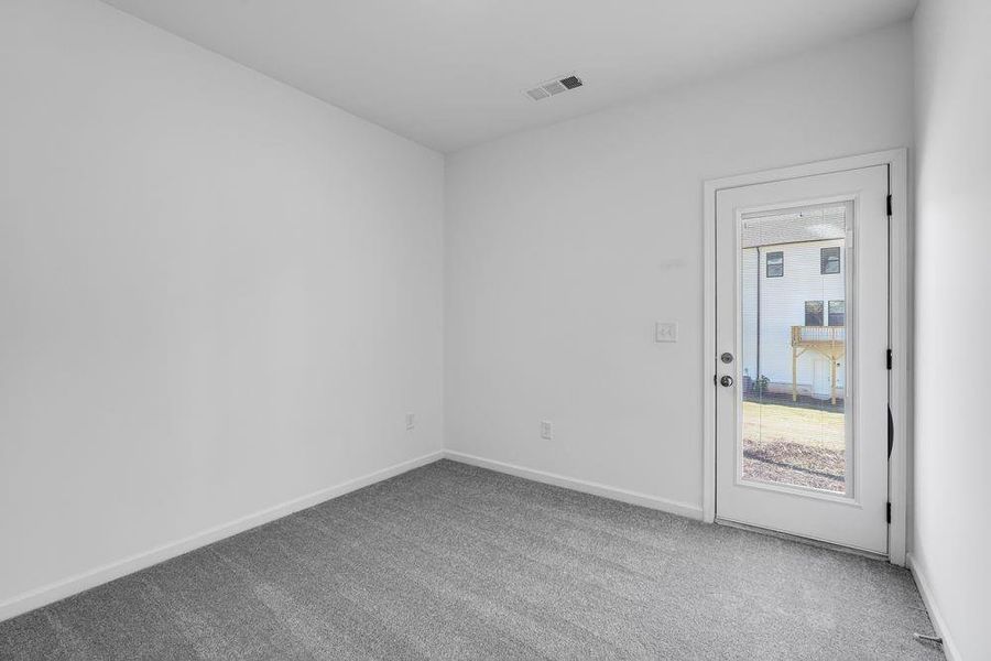 Spacious, unfurnished interior of a new home in Rosewood Farm, Lawrenceville (Image 19).