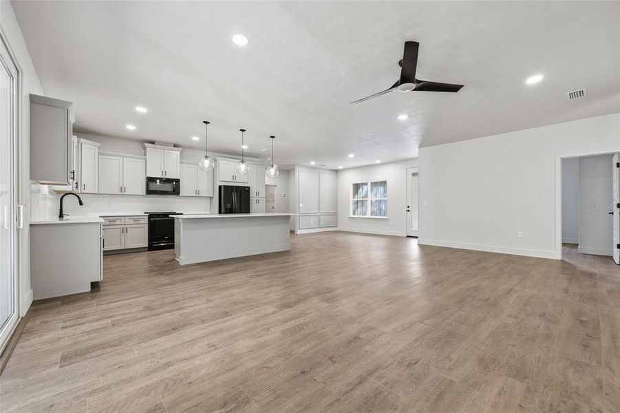 Spacious, unfurnished interior of a new home in , Archer (Image 16).