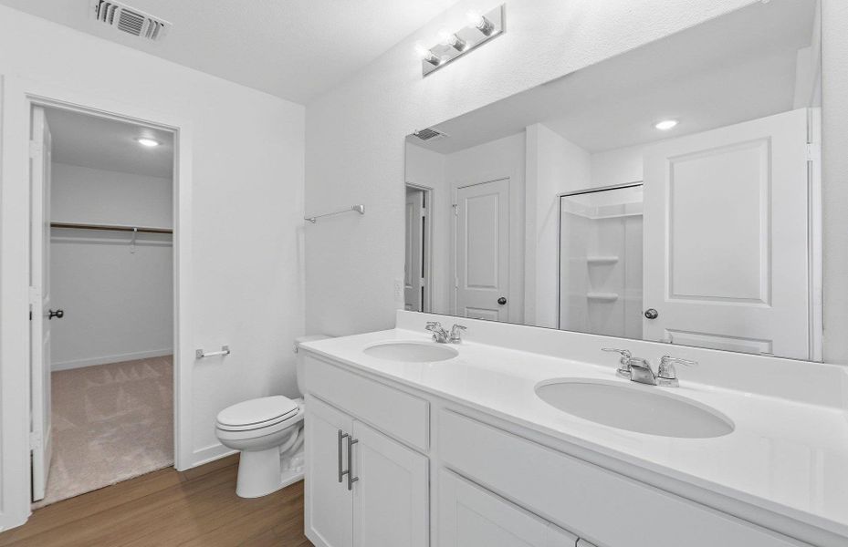 Furnished interior view inside a new home in Skyview, Belton (Image 6).