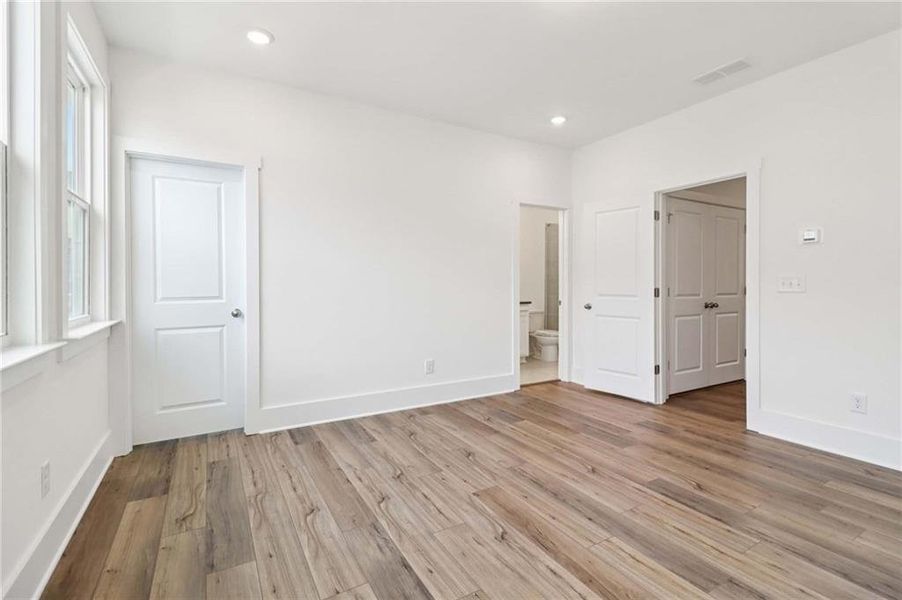 Spacious, unfurnished interior of a new home in Park Vue, Atlanta (Image 39).