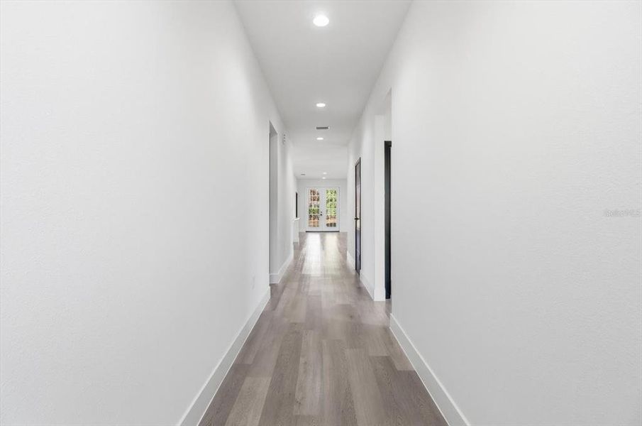 Spacious, unfurnished interior of a new home in , Ocala (Image 19).