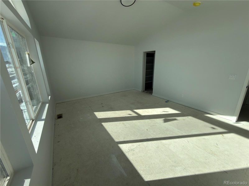 Image 10 of a home in .