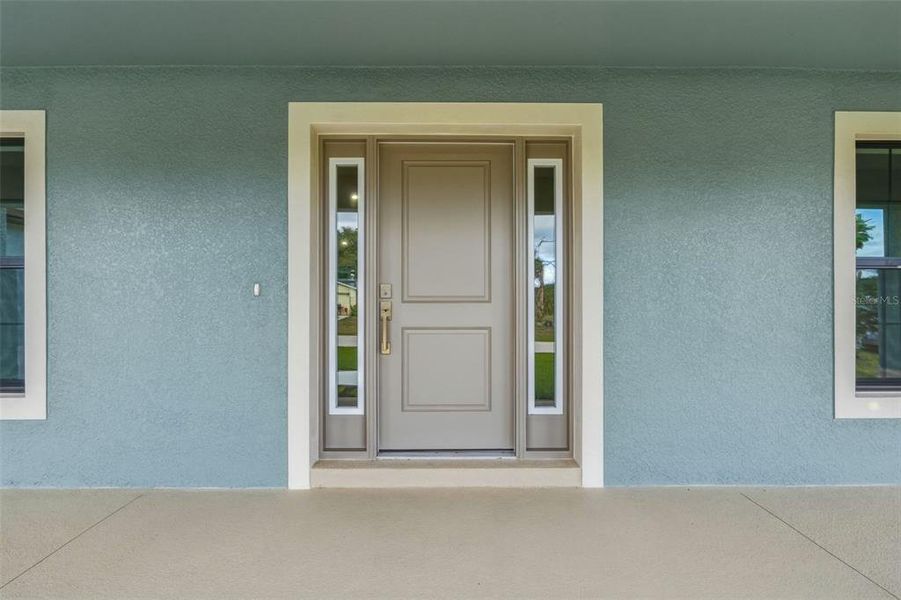 Exterior details and patio area of a home in , Port Charlotte (Image 26).