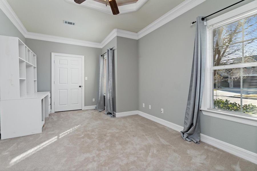 Spacious, unfurnished interior of a new home in , Beaumont (Image 29).