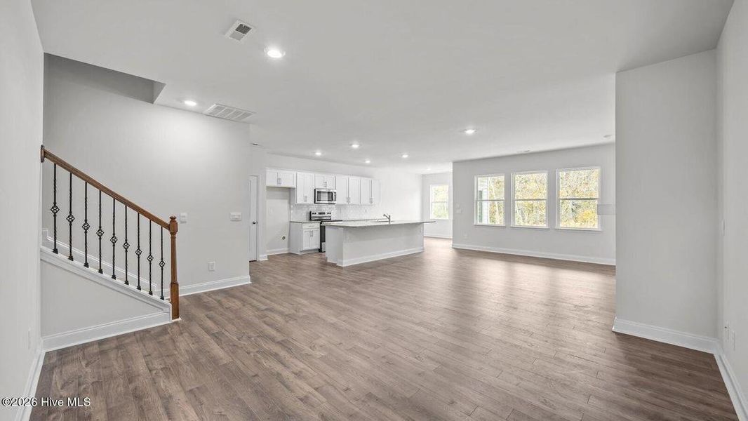 Spacious, unfurnished interior of a new home in Villa Grande, Winterville (Image 16).