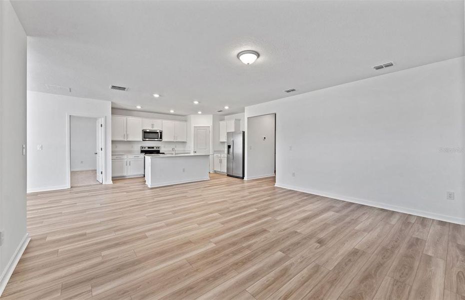 Spacious, unfurnished interior of a new home in Oakfield Lakes, Parrish (Image 16). Spacious, unfurnished interior of a new home in Oakfield Lakes, Parrish (Image 16).