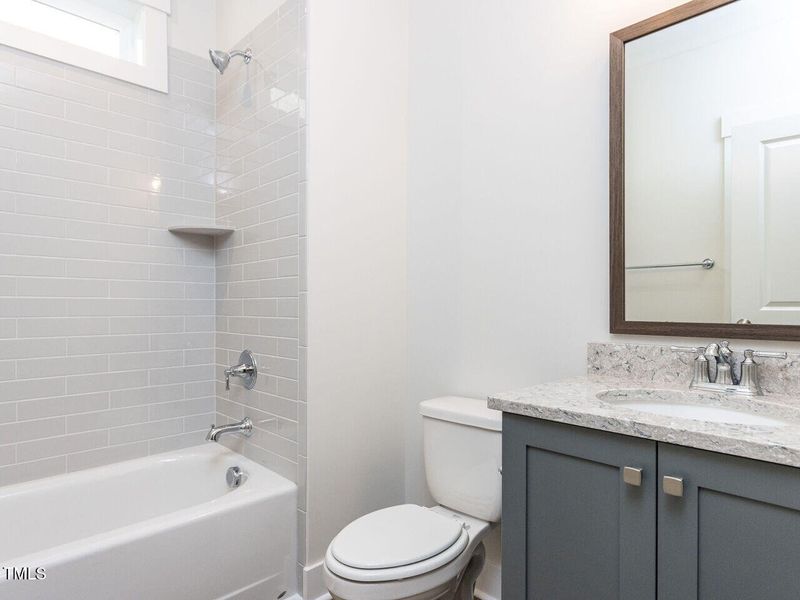 007-1280x960-bathroom