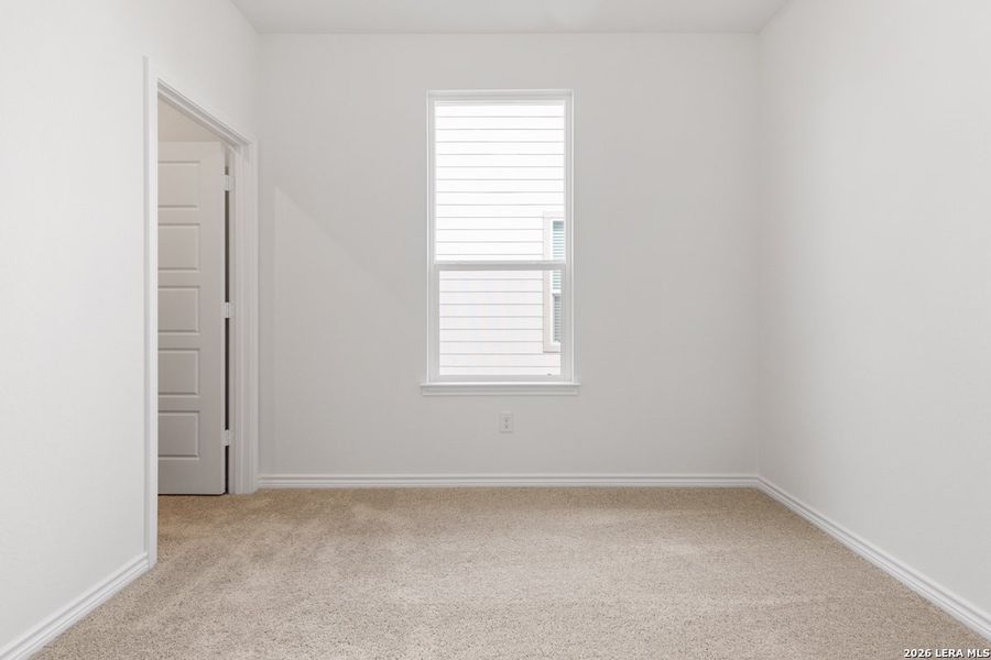 Spacious, unfurnished interior of a new home in Legend Heights, New Braunfels (Image 11).