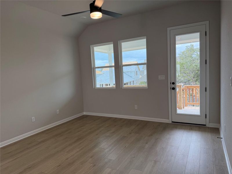Spacious, unfurnished interior of a new home in Cannon Ranch 40s, Dripping Springs (Image 13).
