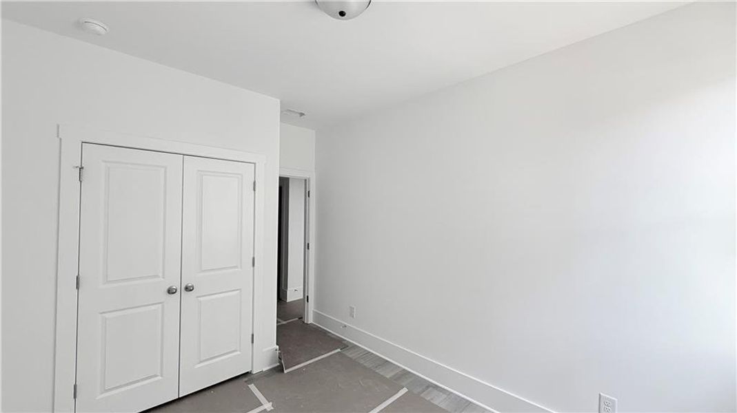 Spacious, unfurnished interior of a new home in Park Vue, Atlanta (Image 16).
