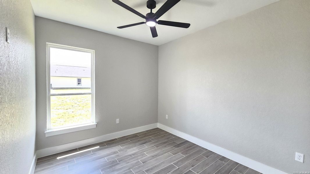 Spacious, unfurnished interior of a new home in , Atascosa (Image 32).