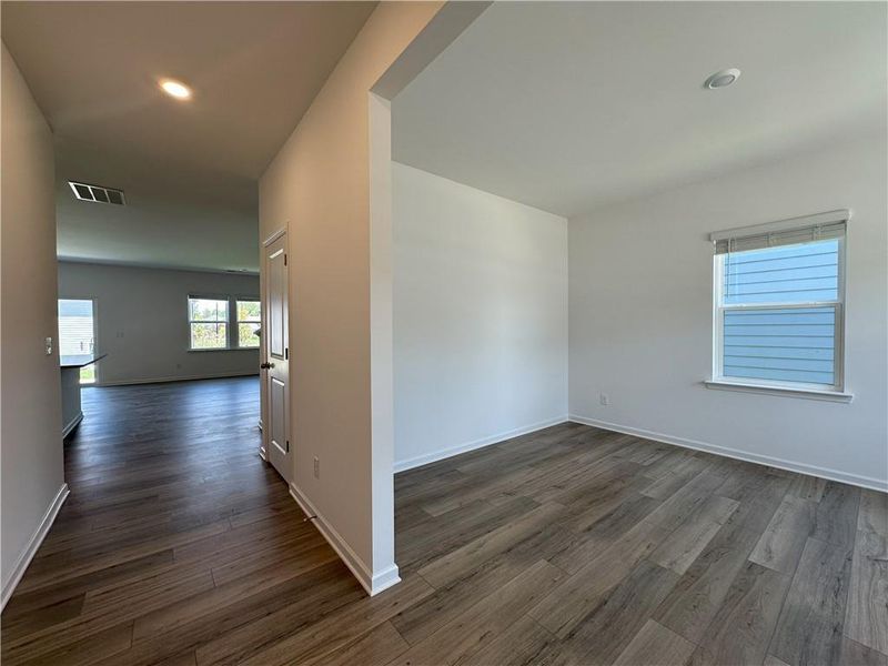 Spacious, unfurnished interior of a new home in Buice Lake, Acworth (Image 33).