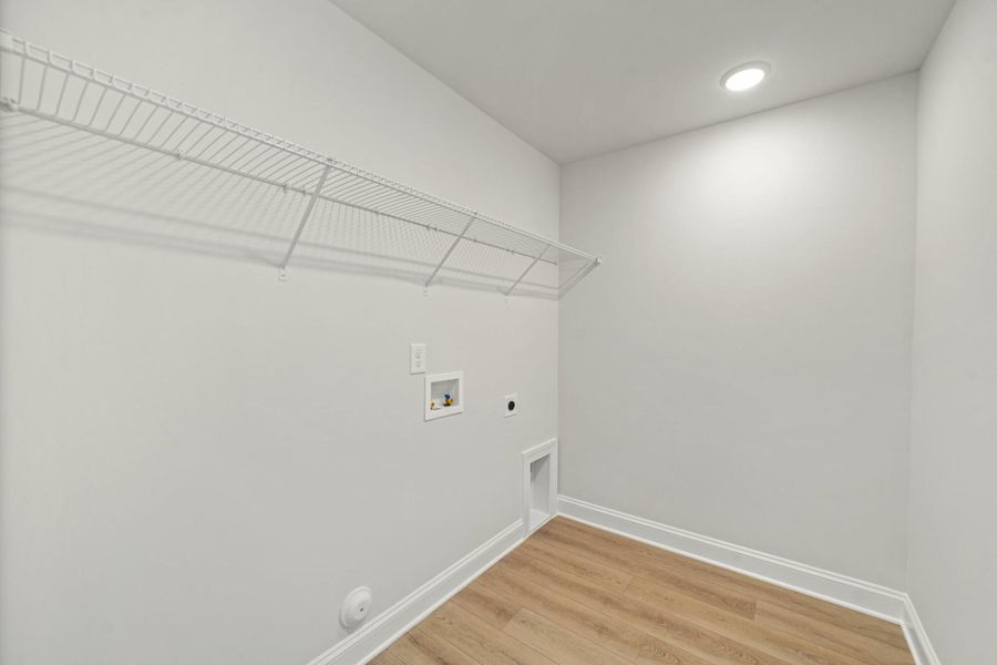 Spacious, unfurnished interior of a new home in Pisgah Park, Kernersville (Image 32).