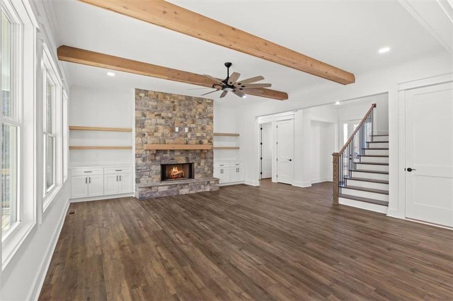 Spacious, unfurnished interior of a new home in , Waleska (Image 42).