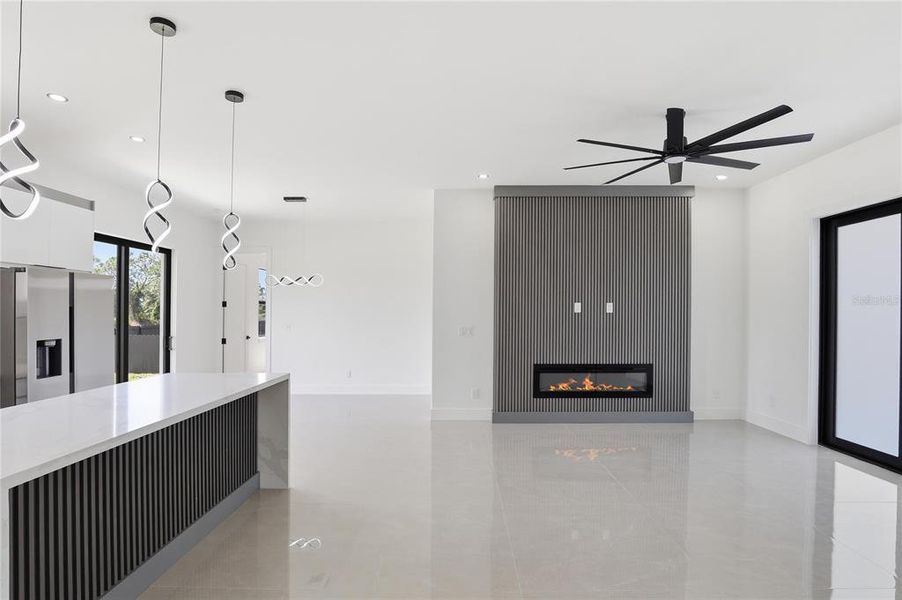 Spacious, unfurnished interior of a new home in , Lehigh Acres (Image 18).