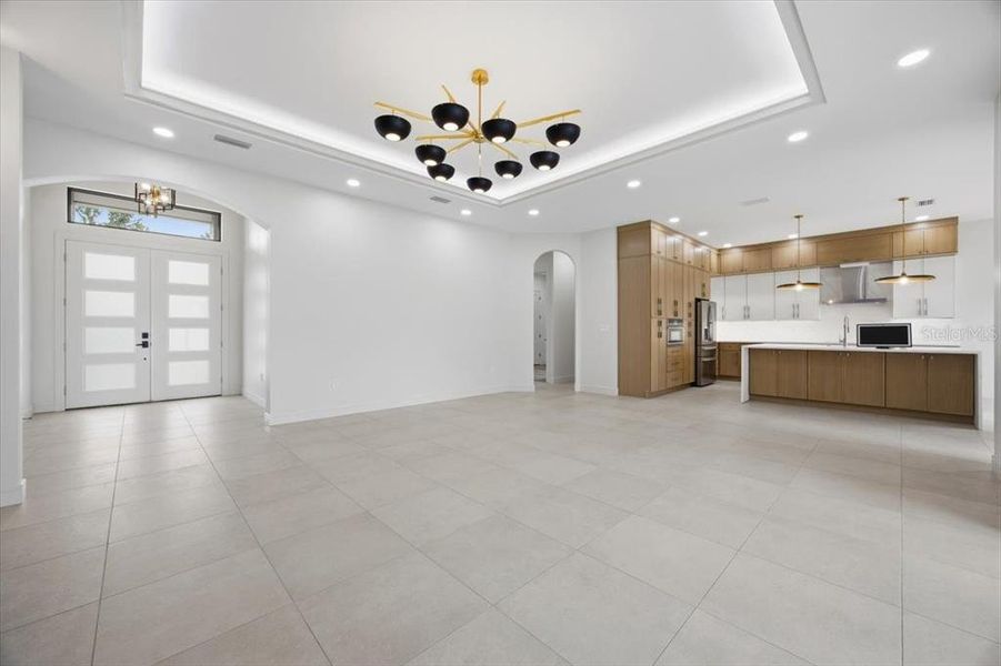 Spacious, unfurnished interior of a new home in , Plant City (Image 16).