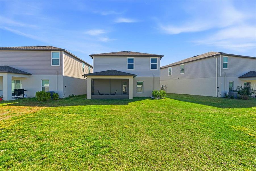Exterior details and patio area of a home in Two Rivers, Zephyrhills (Image 23).