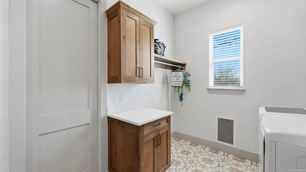 Furnished interior view inside a new home in , Seguin (Image 5).