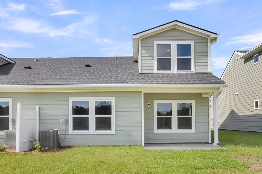 Exterior details and patio area of a home in Tea Farm, Ravenel (Image 14).