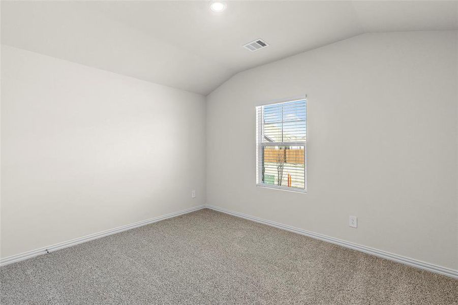 Spacious, unfurnished interior of a new home in Stratton Place, Greenville (Image 17).