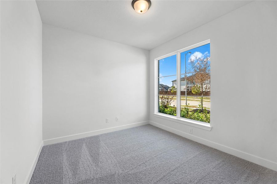Spacious, unfurnished interior of a new home in Cross Creek West, Fulshear (Image 15).