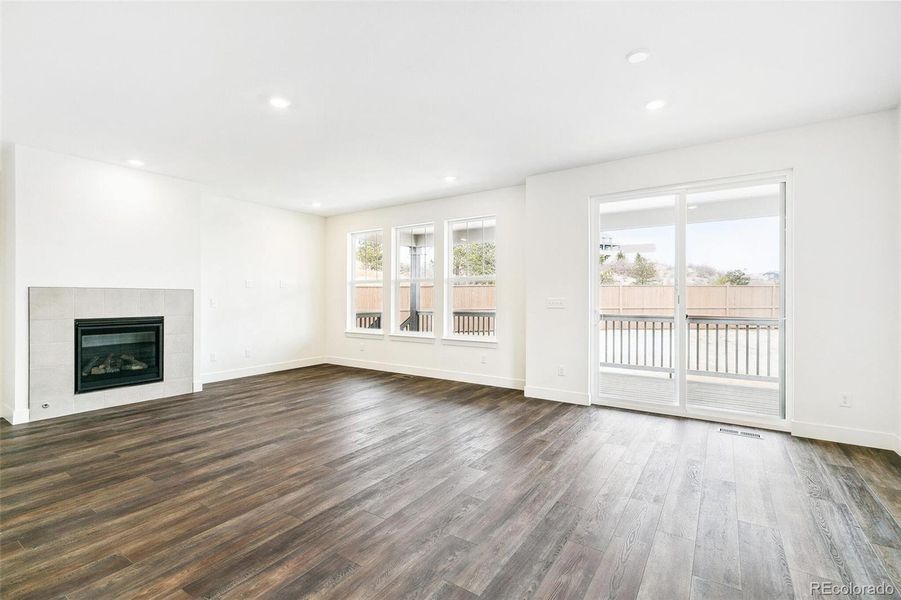 Spacious, unfurnished interior of a new home in Terrain Oak Valley, Castle Rock (Image 32).