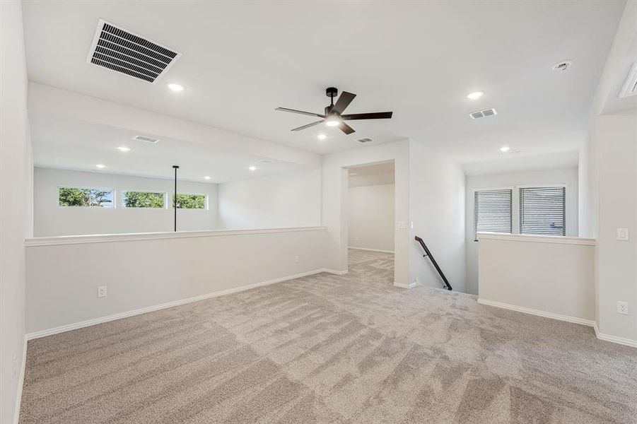 Spacious, unfurnished interior of a new home in Sunrise at Garden Valley 60-79, Waxahachie (Image 27). Spacious, unfurnished interior of a new home in Sunrise at Garden Valley 60-79, Waxahachie (Image 27).