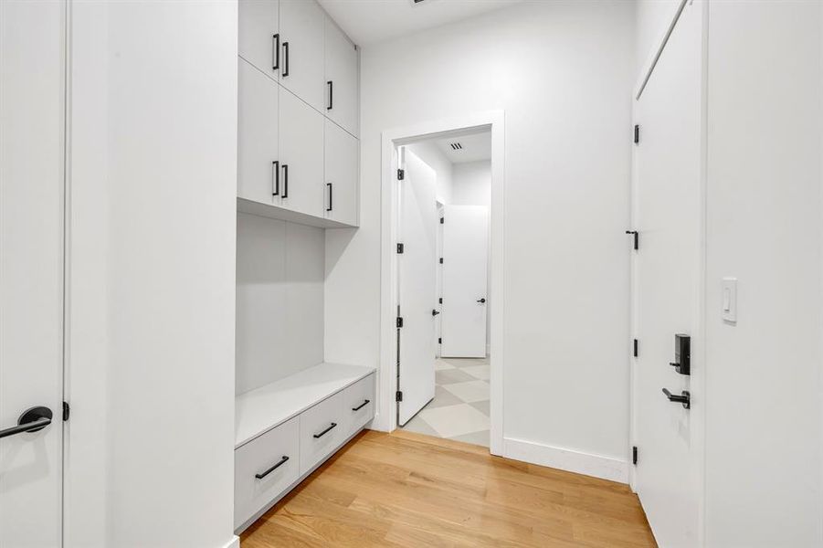 Furnished interior view inside a new home in , Dallas (Image 12).