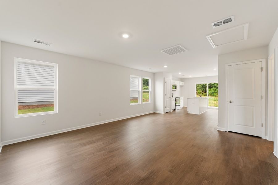 Spacious, unfurnished interior of a new home in Evergreen, Spartanburg (Image 10). Spacious, unfurnished interior of a new home in Evergreen, Spartanburg (Image 10).