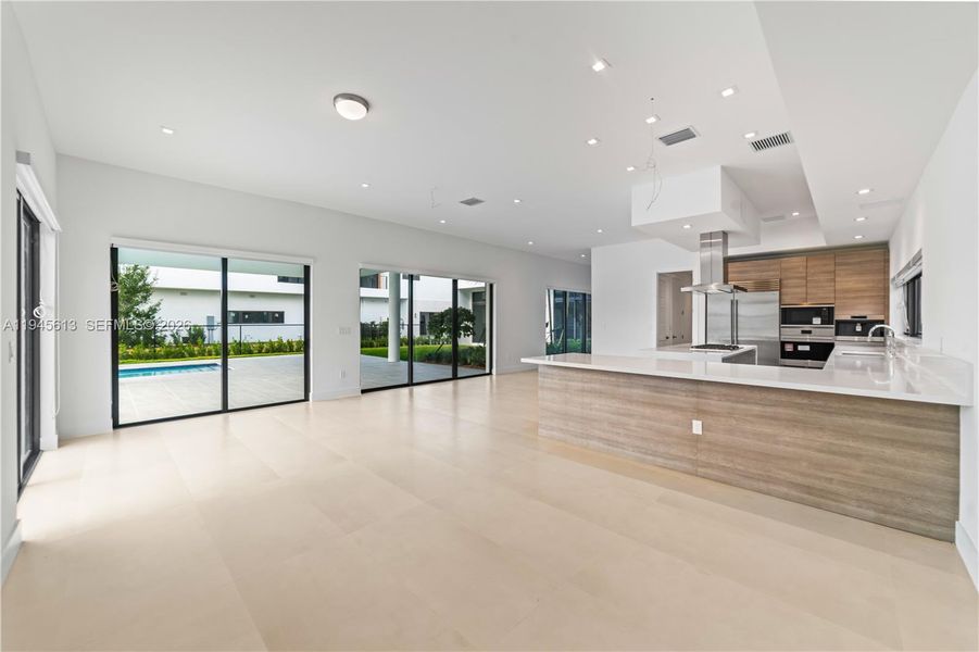 Spacious, unfurnished interior of a new home in , Weston (Image 21).