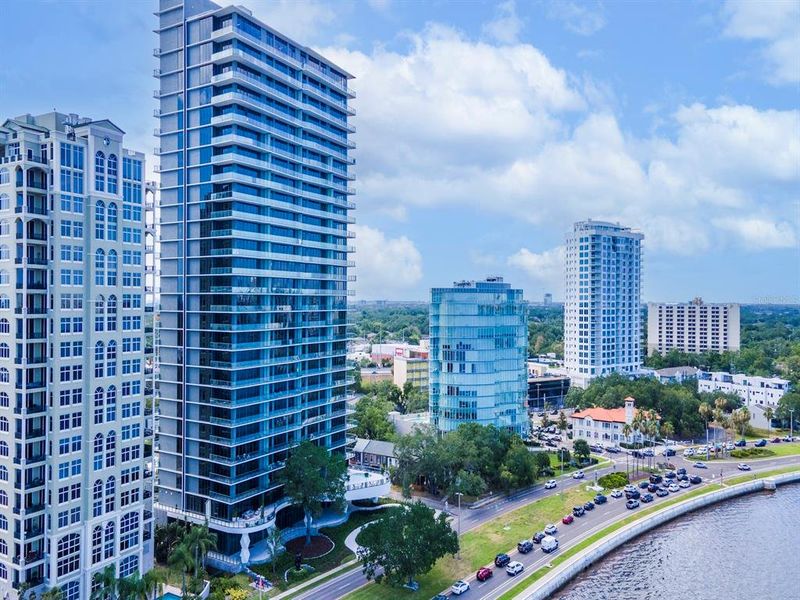 Condo located in Tampa, FL showcasing its design and architecture (Image 25). Condo located in Tampa, FL showcasing its design and architecture (Image 25).