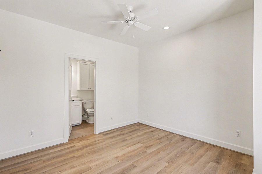 Spacious, unfurnished interior of a new home in , Houston (Image 22).