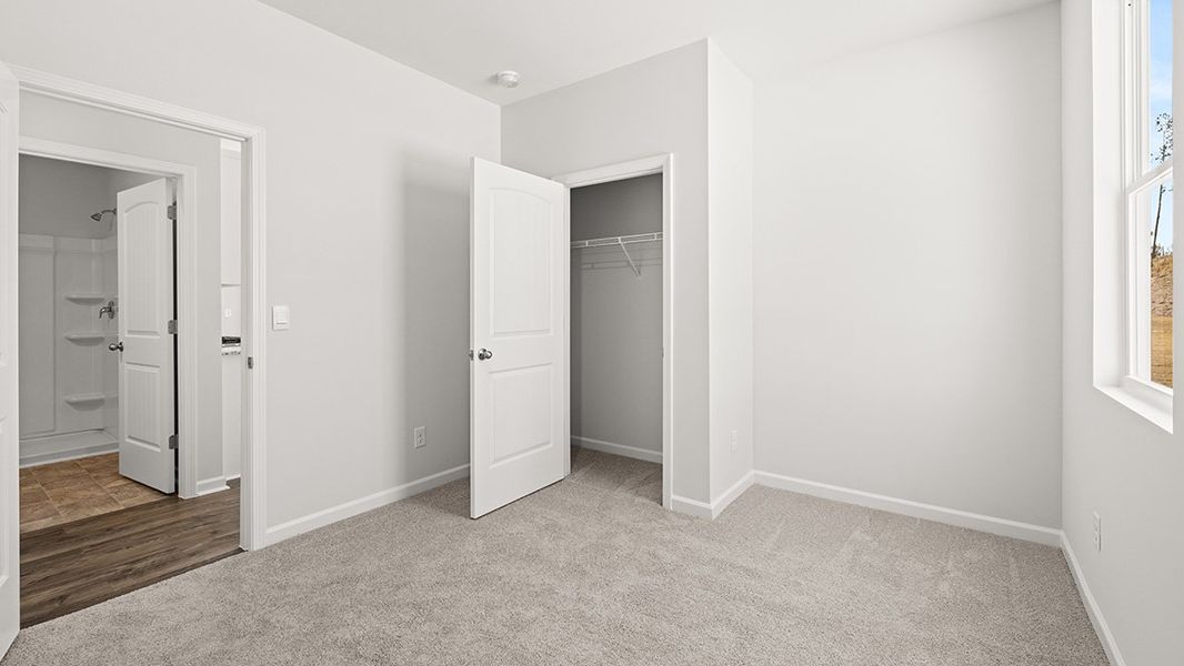Representative unfurnished interior of a home built from the Robie by D.R. Horton in Rolling Meadows, Jasper (Image 11).