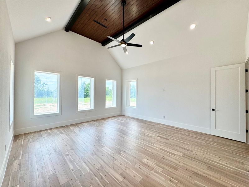 Spacious, unfurnished interior of a new home in , Washington (Image 27).