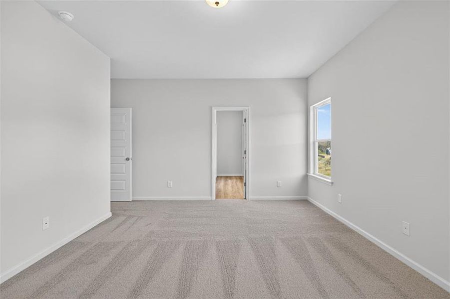 Spacious, unfurnished interior of a new home in Longbrooke, Rome (Image 22).