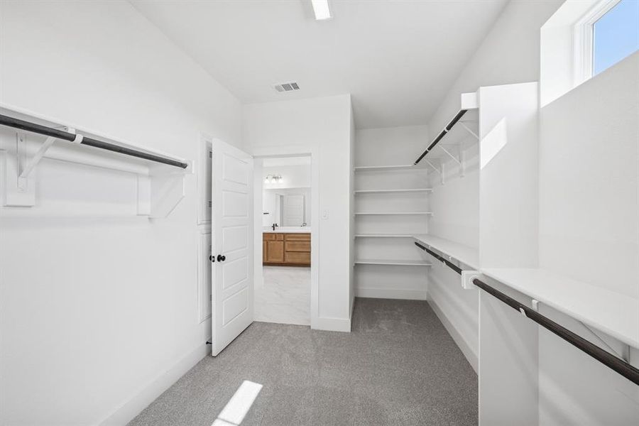 Spacious, unfurnished interior of a new home in Walsh Cottage, Fort Worth (Image 20).