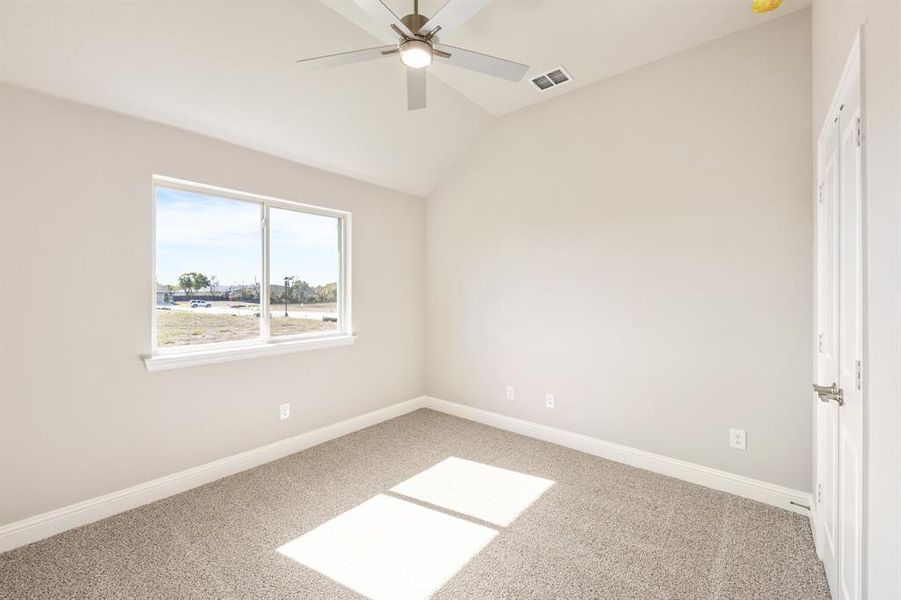 Spacious, unfurnished interior of a new home in Sunset Ridge, Alvarado (Image 25).