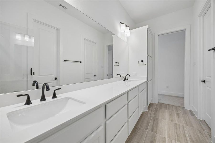 Furnished interior view inside a new home in , Frisco (Image 11).