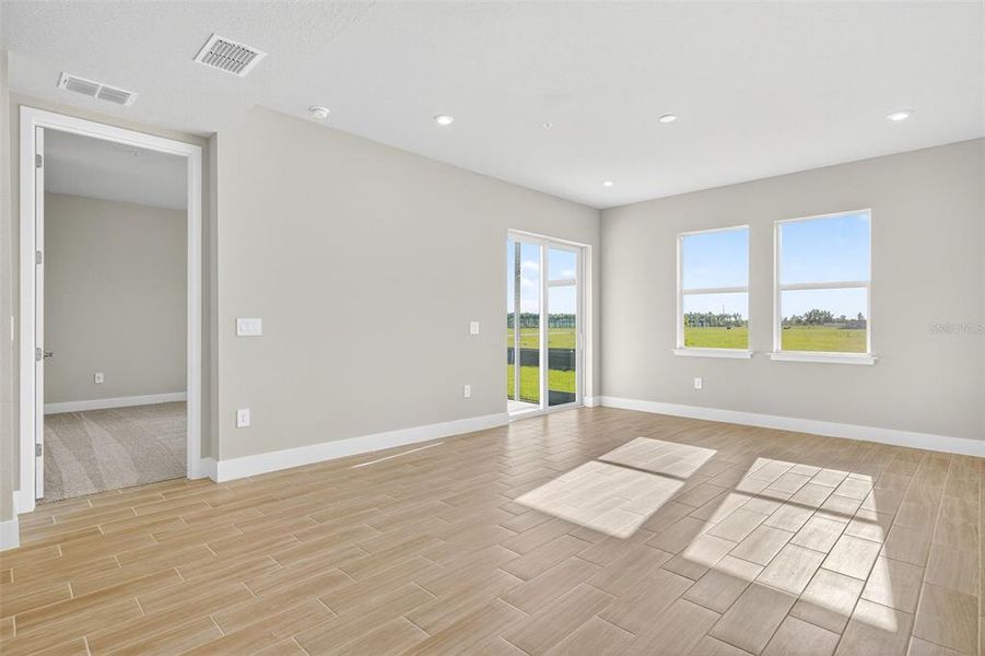 Spacious, unfurnished interior of a new home in Wellen Park, Venice (Image 15).