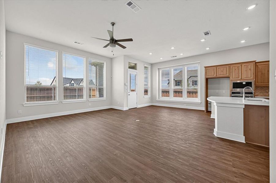 Spacious, unfurnished interior of a new home in Monterra, Fate (Image 25).