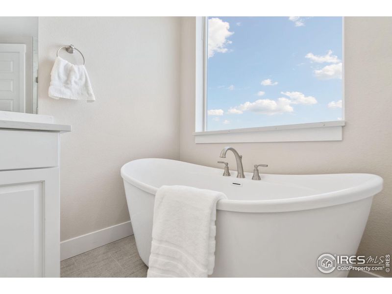 Relax in the MAAX Soma soaking tub!