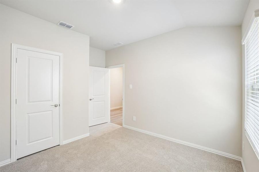 Spacious, unfurnished interior of a new home in Stella Hills, Denton (Image 26).