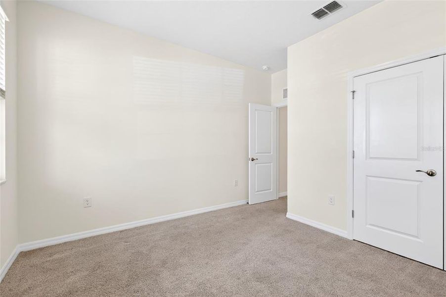 Spacious, unfurnished interior of a new home in , Ocala (Image 20).