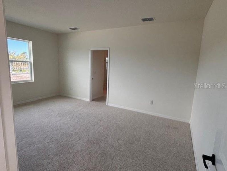 Image 14 of a home in Eastlyn.