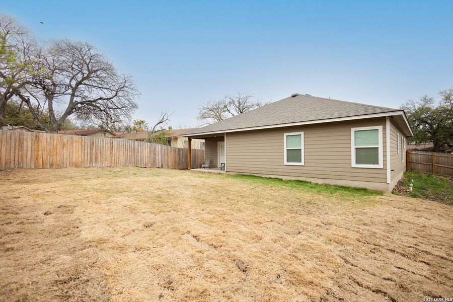Exterior details and patio area of a home in , San Antonio (Image 21).