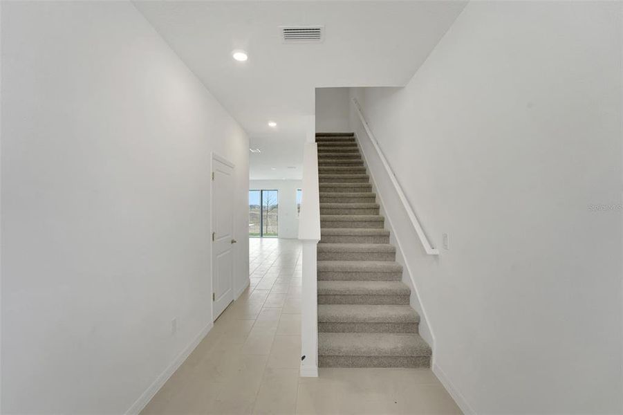 Spacious, unfurnished interior of a new home in Shores at Mirada, San Antonio (Image 16).