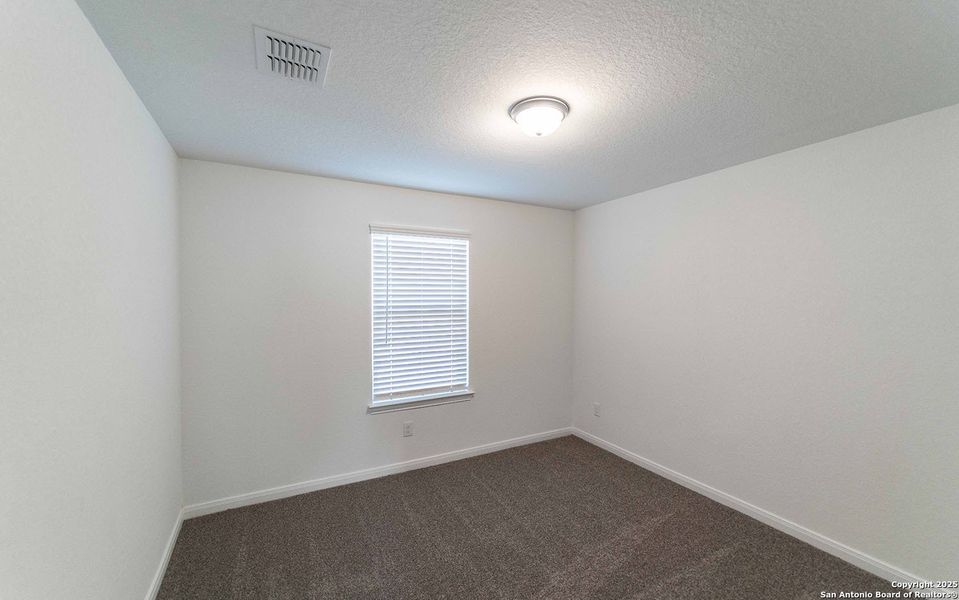 Spacious, unfurnished interior of a new home in Mesa Vista, Von Ormy (Image 12).